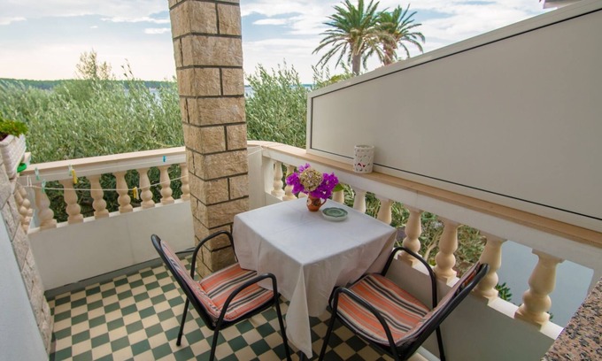 Rab Apartamento | Apartamento-estudio en la playa Barbat, Rab (AS-14884-a)