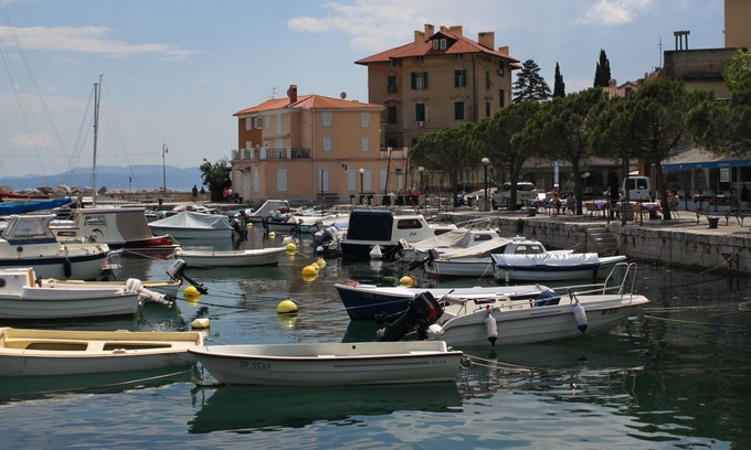 Volosko Apartamento | Apartamento-estudio en la playa Opatija - Volosko, Opatija (AS-7912-b)