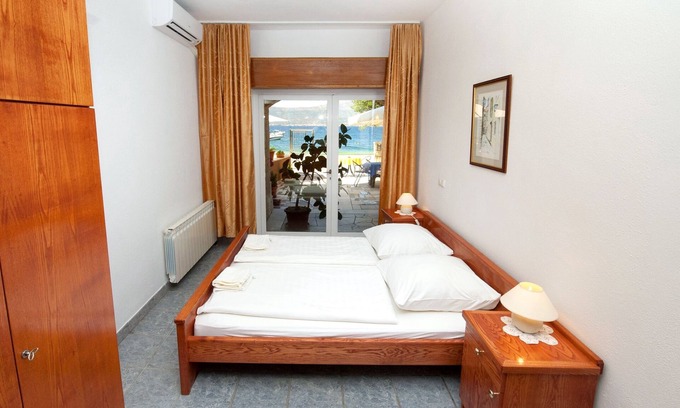Slatine Apartamento | Apartamento-estudio en la playa Slatine, Ciovo (AS-10435-a)