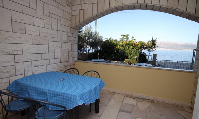 Slatine Apartamento | Apartamento-estudio en la playa Slatine, Ciovo (AS-1139-b)