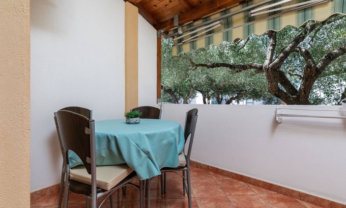 Tucepi Apartamento | Apartamento-estudio con una terraza Tucepi, Makarska (AS-22005-a)
