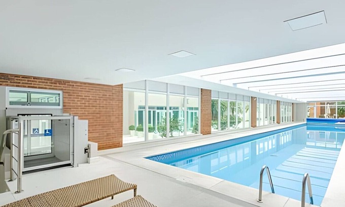 Matriz Apartamento | Studio for 4 in Lifespace Curitiba with parking space and air conditioning