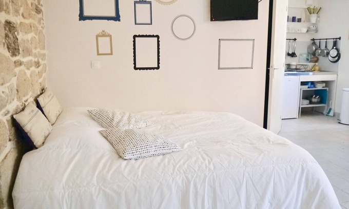 Arzon Apartamento | estudio para 4 personas con acceso para discapacitados y jardín compartido