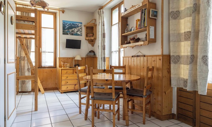 Saint-Gervais-les-Bains Apartamento | Estudio en el centro del pueblo de St Gervais con balcón