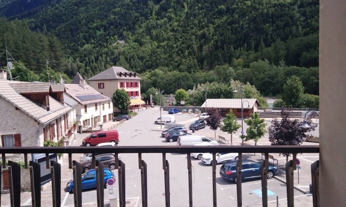 Pont-du-Fosse Apartamento | Studio Plein sud Avec Terrasse vue Centre Village