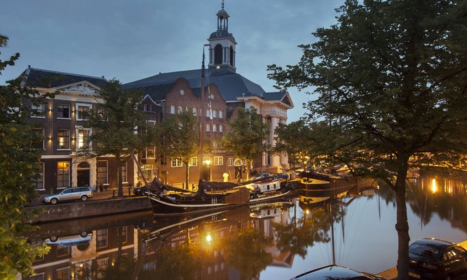 Schiedam Apartamento | studio in canal villa in the Old centre Schiedam