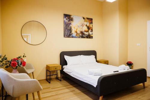 Old City Apartamento | Studio in Old Town's 1752 Hotel