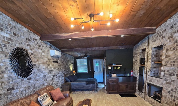 Pickens Apartamento | Studio in the Heart of Pickens Roof top Deck & Fire pit