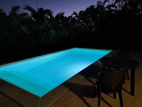 Le Lamentin Apartamento | Studio Kerbignon, Piscine privée
