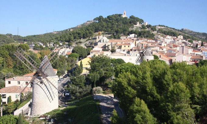 Allauch Apartamento | Studio les Iris - Studio in the heart of Allauch's old village