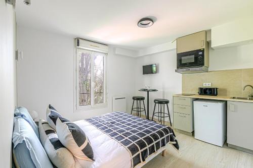 Asnieres-sur-Seine Apartamento | Studio lumineux à 2 pas des commerces Asnières - III