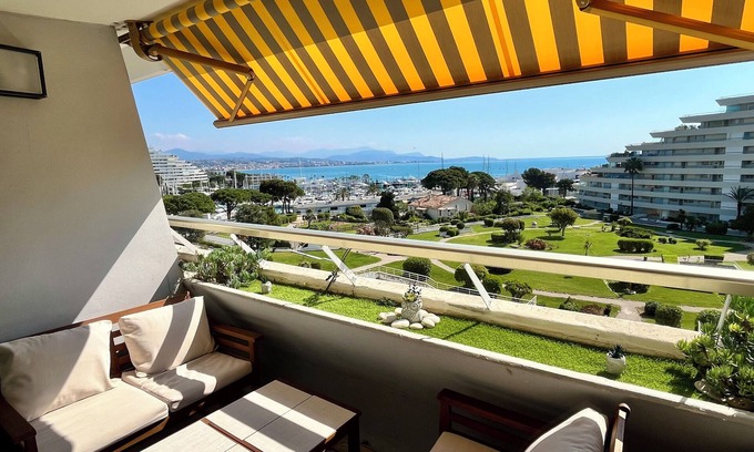 Villeneuve Loubet Beach Apartamento | Studio Marina Baie - sea and garden view - air conditioning