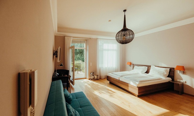 Weststadt Casa | Studio mit Balkon und Eigener Voll Ausgestatteter Kochnische