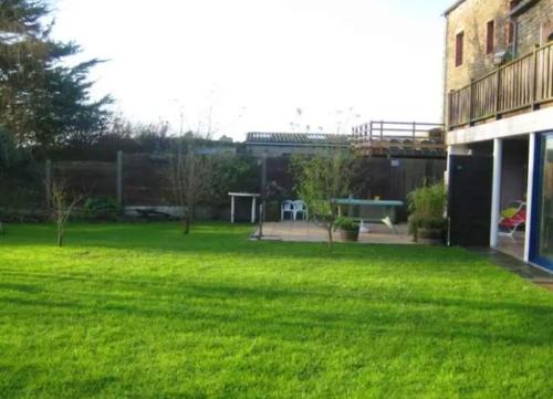 Hirel Apartamento | Studio moderne à Hirel avec jardin clos et terrasse - 40m²