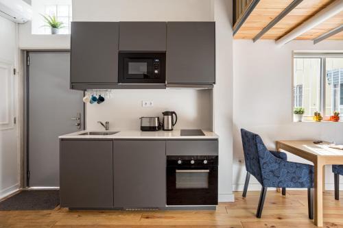 Algueirao - Mem Martins Apartamento | Studio Nest - Near the train to Lisbon & Sintra