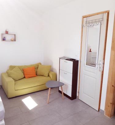 Sainte-Anne - Faubourg Noyon Apartamento | Studio neuf avec jardin partagé