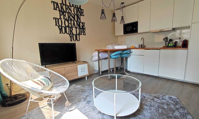 Meriadeck Apartamento | Studio of 27m² in downtown