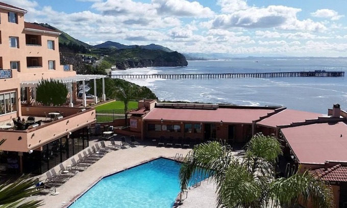Avila Beach Complejo | Studio on Avila Beach Sleeps 2-4