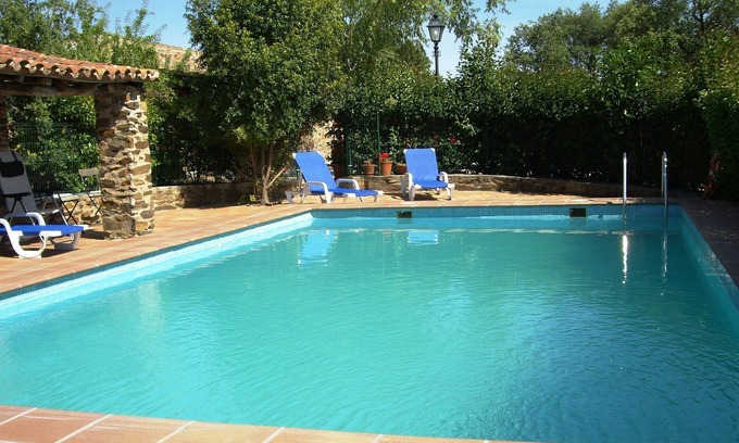 La Acena de la Borrega Apartamento | Apartamento moderno en La Aceña de la Borrega con piscina