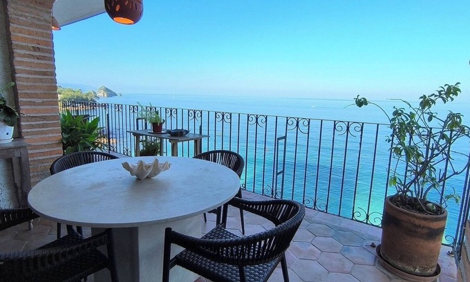 Boca de Tomatlan Condominio | Studio on the beach and beautiful sea view