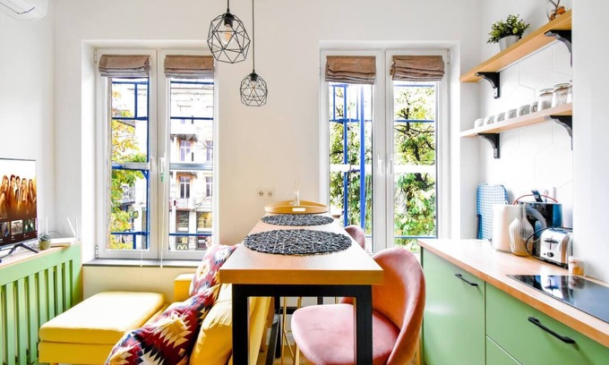 Sofia City Center Apartamento | Studio on The Main Street Vitosha - Kitchen - AC