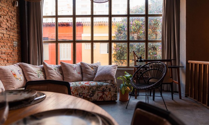 Itaim Bibi Apartamento | Studio PHIQ Upper is a super charming studio in the heart of Itaim Bibi!