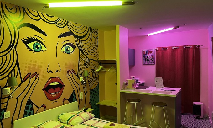 Centre-ville Apartamento | Studio POP in the city center, with Balnéo, in a colorful, retro atmosphere!