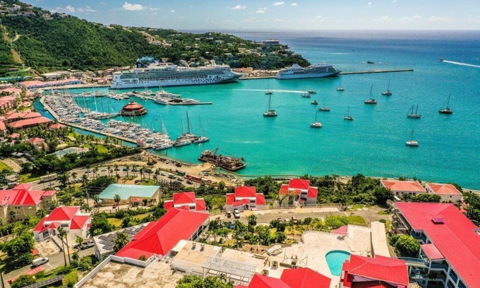 Estate Kings Quarter Apartamento | Studio, Sleeps 4, in Charlotte Amalie at Bluebeards Castle Villas Resort!