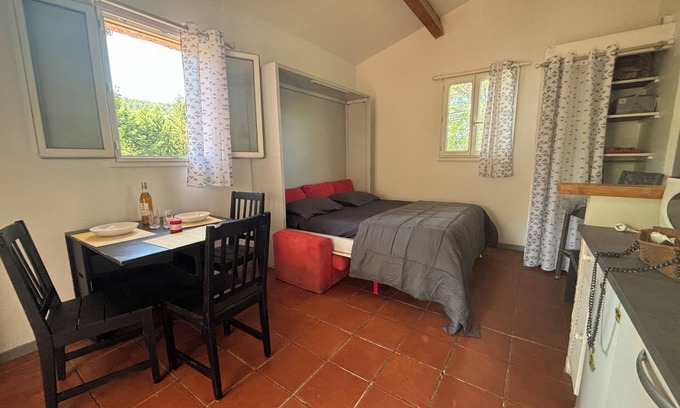 Villecroze Apartamento | Studio terrace