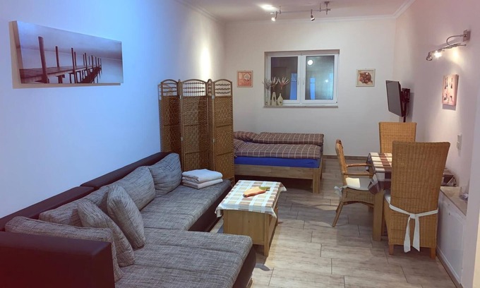 Klein Nemerow Apartamento | Studio 'Tollense Hus - Mitte' with Shared Terrace and Wi-Fi