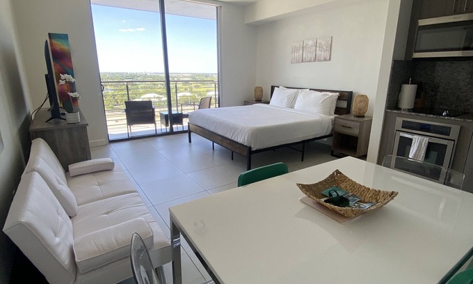 Doral Apartamento | Studio Unit at Downtown Doral