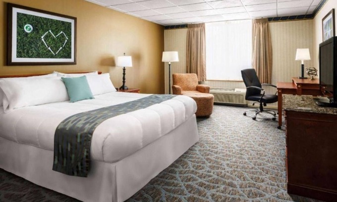 Cheat Lake Apartamento | Studio w Indoor Pool & Spa Sauna at Lakeview Golf Resort