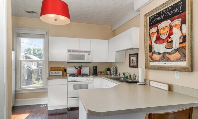 Michigan City Apartamento | Studio w/King Bed, Close to Beach & Shops
