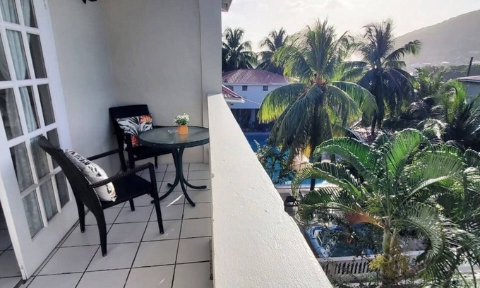 Charlotte Apartamento | Studio w Pool Near IGY Marina, Beach & Amenities