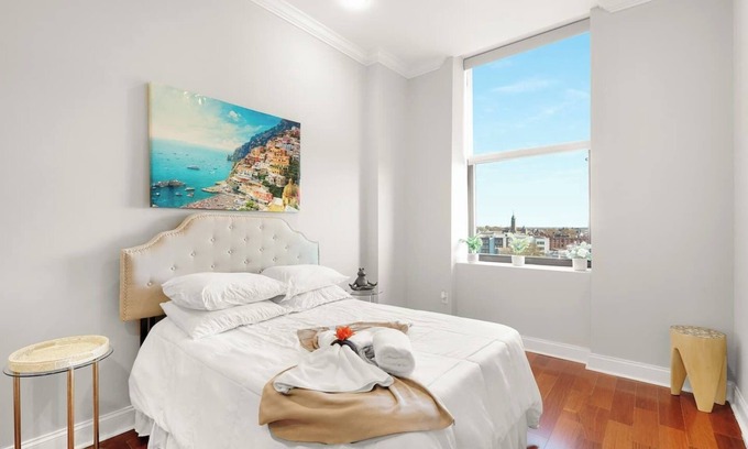 North Philadelphia East Apartamento | Studio w/ Pool & Scenic Rooftop