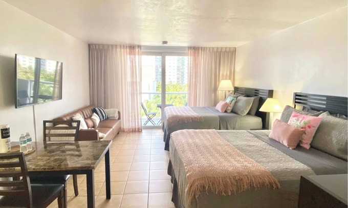 Sunny Isles Beach Apartamento | Estudio con acceso a la playa y vista panorámica de la ciudad