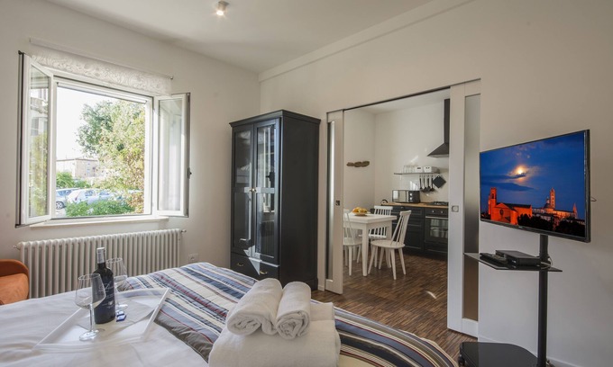 Siena Apartamento | Estudio con jardín (a 2 km del centro de la ciudad) - Fuera de ZTL - Aparcamiento gratuito