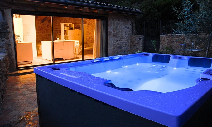 Lentilleres Apartamento | Studio with luxury whirlpool in a hiker's paradise