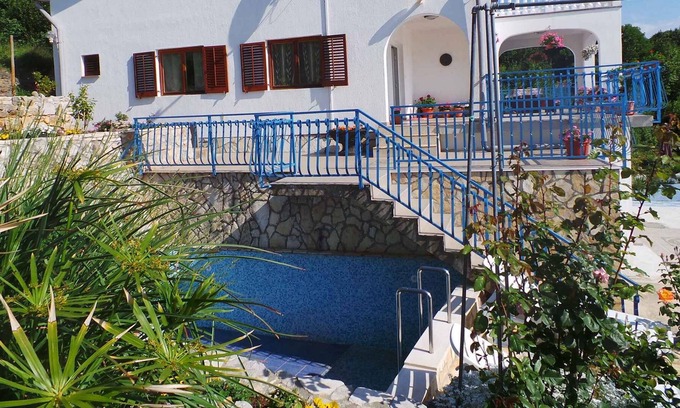 Plomin Apartamento | Studio with pool and air conditioning