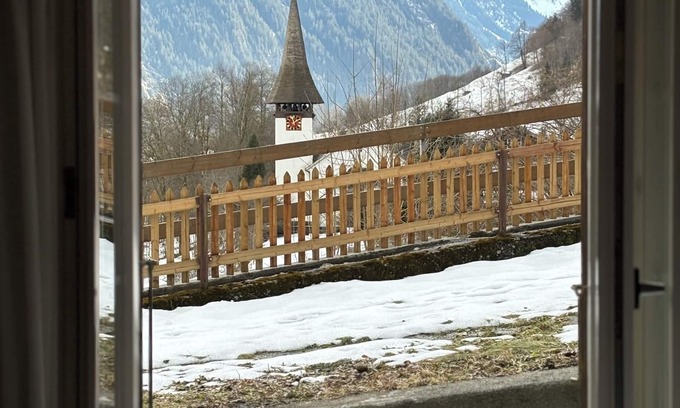 Lauterbrunnen Chalet De Esquí | Studio with Stunning Valley Views