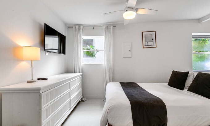 Buena Vista Cabaña | Studio with style in Design District