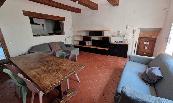 San Lorenzo Apartamento | Stufa Apartment - Tres Habitaciones Piso, Capacidad 6