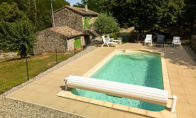 Saint-Genest-de-Bauzon Casa | Preciosa casa de vacaciones privada para 5 personas con piscina privada, WIFI, TV y aparcamiento