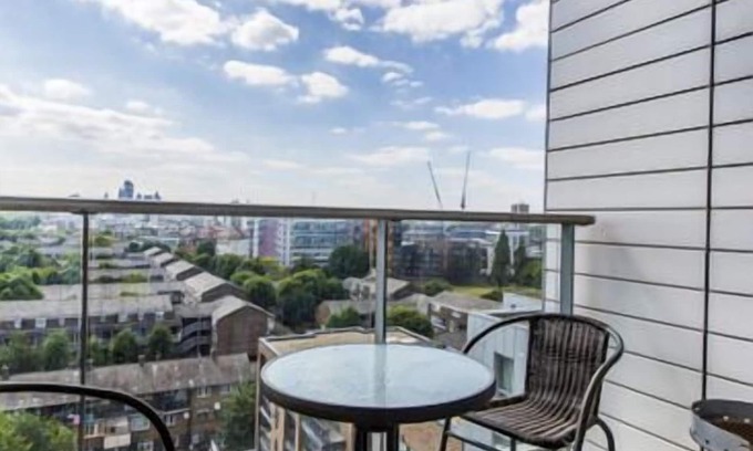 Tower Hamlets Condominio | Stunning 1-Bedroom Apt with Balcony close to Tube