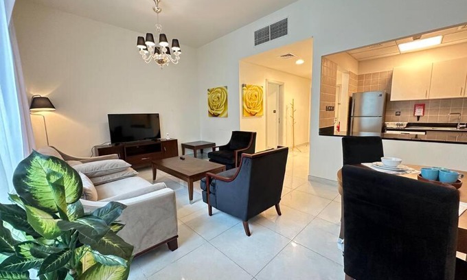 Nad Al Sheba Apartamento | Stunning 1-Bedroom in The Polo Residence, Meydan