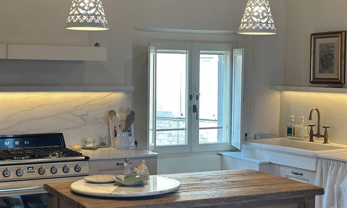 Todi Apartamento | Stunning 1-Bedroom Penthouse with Panoramic Views, WiFi & AC in Enchanting Todi