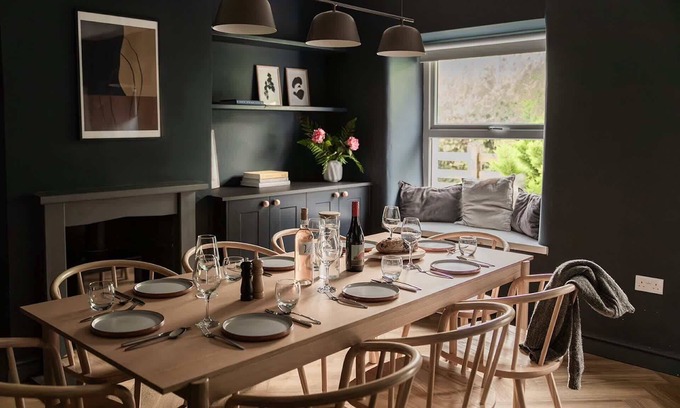 Llangefni Casa | Stunning 17th Century Stone House