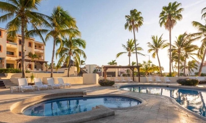 Campo de Golf Fonatur Casa | Stunning 1BR Suite Steps to Plaza Italia Square