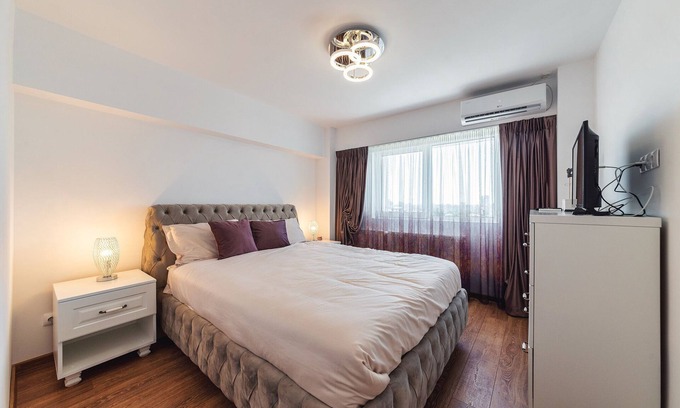 Bucharest City-Centre Apartamento | Stunning 2-Bed/2 Bath Apartment in Bucuresti