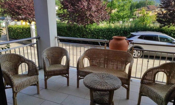 Villa Latina Apartamento | Stunning 2 Bed New Apartment, Outside Terrace, Free Parking, Sleeps 4